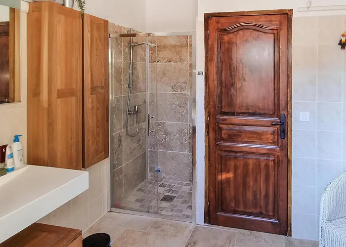 בית נופש Cozy In Pouzols-Minervois
